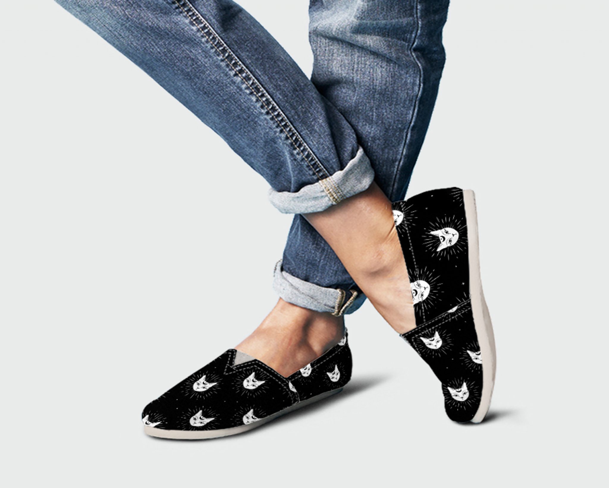 shoes with cat faces on them